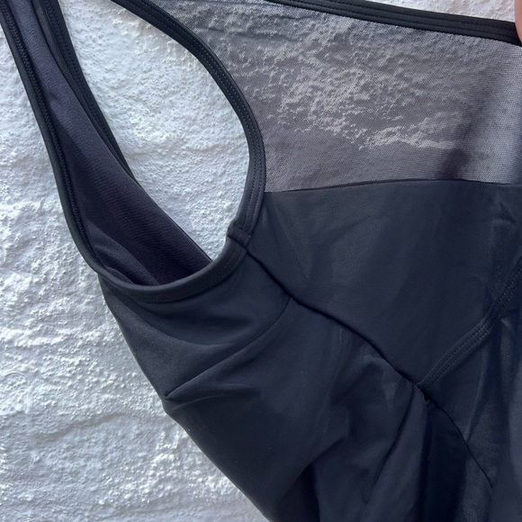 One Piece swimsuit - Picture 7 of 7